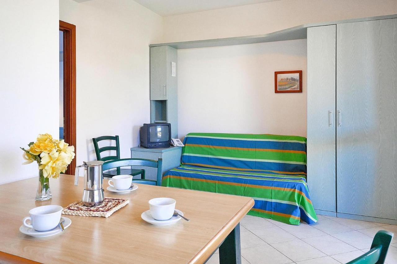 Apartment In Cecina Mare With Outdoor Pool Марина-ди-Чечина Экстерьер фото