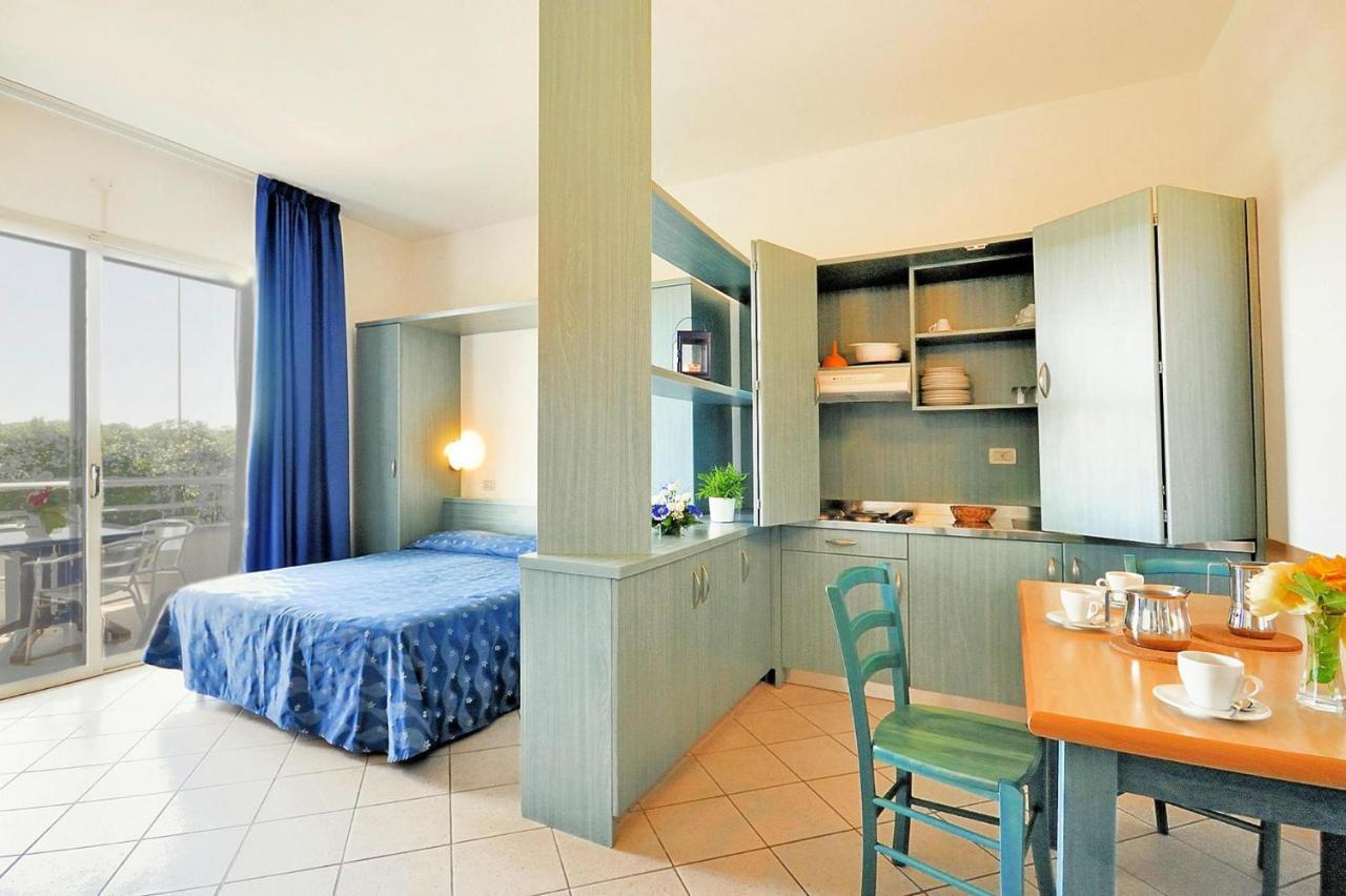 Apartment In Cecina Mare With Outdoor Pool Марина-ди-Чечина Экстерьер фото